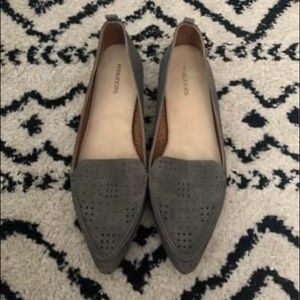 Women’s Shoes (Flats)